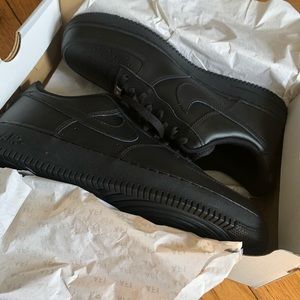 Men’s Black Nike Air Force 1 ‘07